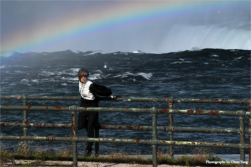 忆江南·藏头（飞瀑与彩虹 - 陈萍同学语）