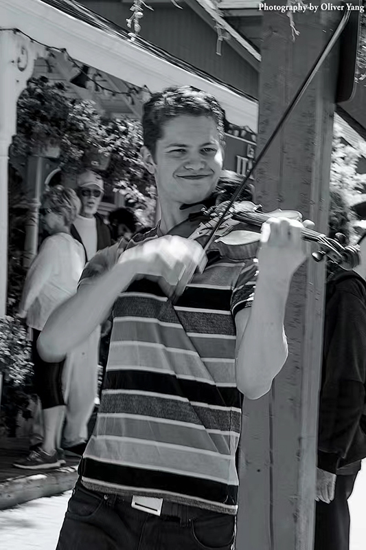 浪淘沙·藏头（英俊少年—电影及歌曲名）